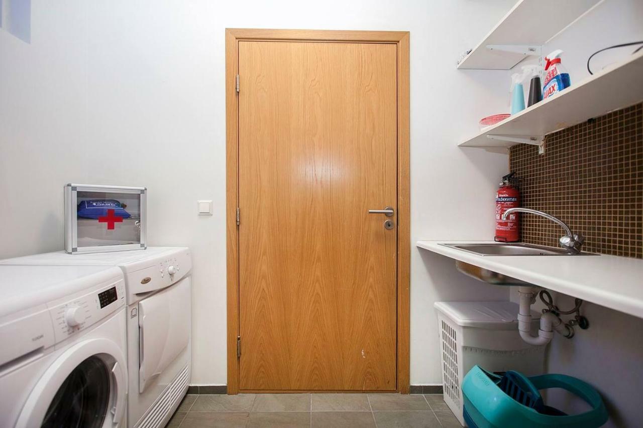 Cozy 3 Bedroom House Near The Blue Lagoon Njarthvik Bagian luar foto